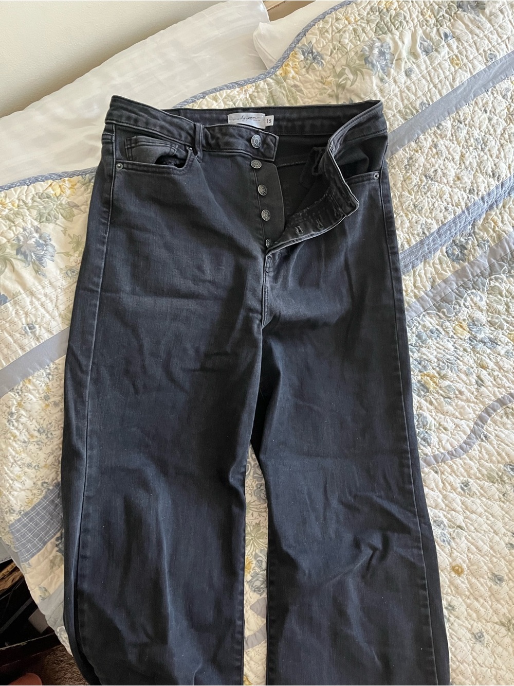 Carly Jean Los Angeles Black High-Rise Button-Fly Jeans